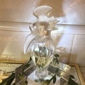 “L’air du Temps” 1.7 Oz.Eau de Toilette Spray Bottle with Double Dove Design Cap